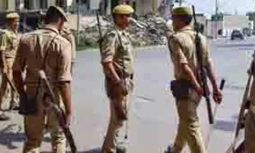 Latur: खदान के पानी में कूदी महिला, पुलिस और होमगार्ड की फुर्ती से बची जान
