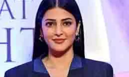 शूटिंग के बीच संगीत की ओर लौटीं श्रुति हासन, पियानो पर सुनाया नया गाना शूटिंग के बीच संगीत की ओर लौटीं श्रुति हासन, पियानो पर सुनाया नया गाना