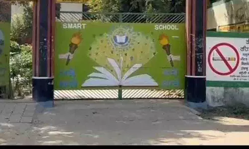 शिक्षक पर यौन शोषण का आरोप, वीडियो साक्ष्य के बावजूद FIR दर्ज नहीं शिक्षक पर यौन शोषण का आरोप, वीडियो साक्ष्य के बावजूद FIR दर्ज नहीं