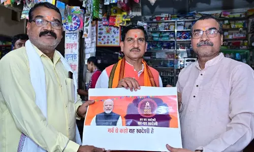 रतनपुर में केंद्रीय राज्यमंत्री तोखन साहू का प्रवास, व्यापारियों से की मुलाकात