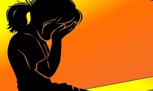 अवैध मदरसे पर छापेमारी, बाथरूम से मिलीं 40 लड़कियां