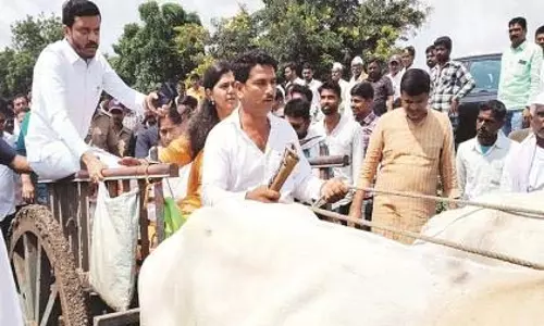 किसानों ने सरकार से कहा: निरीक्षण नहीं, मदद दो, हम कर्ज चुका देंगे