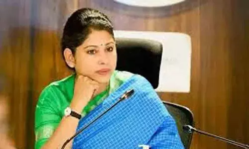 Ghosh Commission के आधार पर कार्रवाई न करें.. स्मिता सभरवाल को हाईकोर्ट से राहत Ghosh Commission के आधार पर कार्रवाई न करें.. स्मिता सभरवाल को हाईकोर्ट से राहत