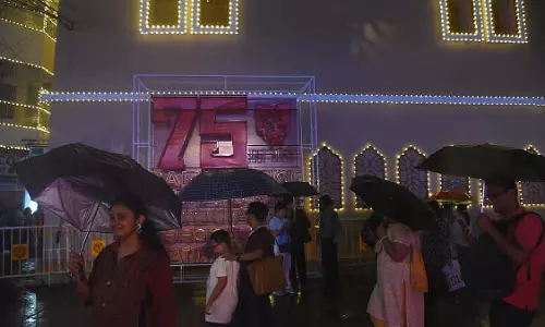 निम्न दबाव न होने के बावजूद कोलकाता में बारिश क्यों हो रही है? निम्न दबाव न होने के बावजूद कोलकाता में बारिश क्यों हो रही है?