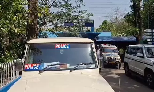 Durgapur में क्रेन से सामान उठाते समय जानलेवा हादसा Durgapur में क्रेन से सामान उठाते समय जानलेवा हादसा
