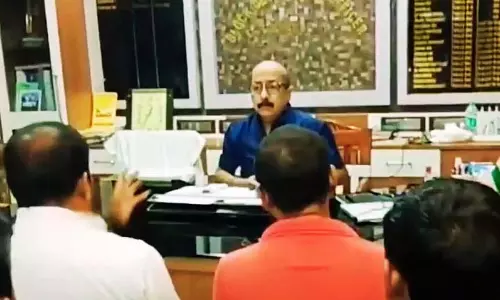 मुख्यमंत्री के खिलाफ बिगड़े बोल, विधायक और BDO में झगड़ा मुख्यमंत्री के खिलाफ बिगड़े बोल, विधायक और BDO में झगड़ा