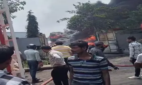 सिलतरा की जेसी रिक्लेमेशन फैक्ट्री में लगी भीषण आग, दमकल ने पाया काबू सिलतरा की जेसी रिक्लेमेशन फैक्ट्री में लगी भीषण आग, दमकल ने पाया काबू