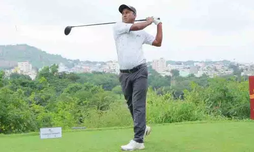 तेलंगाना गोलकोंडा मास्टर्स में जमाल हुसैन ने चार शॉट की बढ़त बनाई