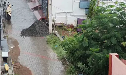 थेनी में भारी बारिश से राहत, बस स्टैंड पर जलभराव से परेशानी