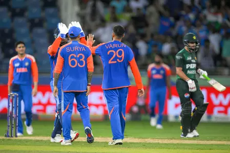 एशिया कप Final : 41 साल के इतिहास में पहली बार फाइनल खेलेंगे भारत-पाकिस्तान एशिया कप Final : 41 साल के इतिहास में पहली बार फाइनल खेलेंगे भारत-पाकिस्तान