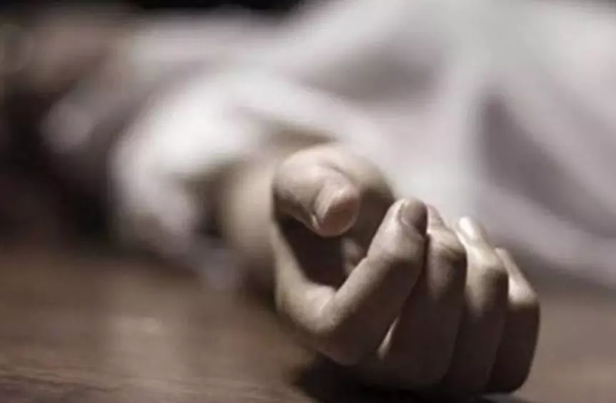 खेत में अचेत मिले पति-पत्नी, एक को डॉक्टर ने घोषित किया मृत खेत में अचेत मिले पति-पत्नी, एक को डॉक्टर ने घोषित किया मृत