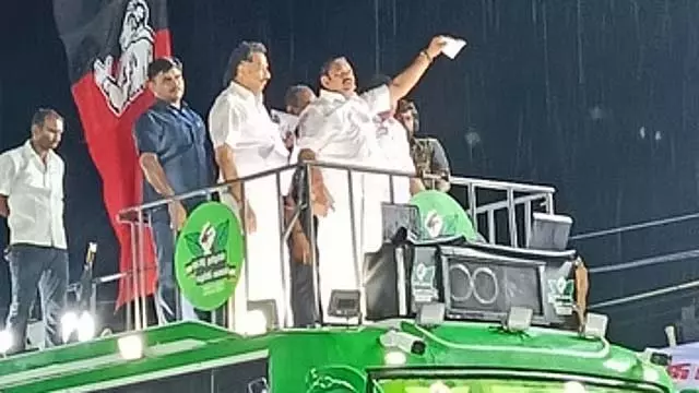 DMK शासन का अंत ड्रग्स के प्रसार से हुआ : एडप्पादी के. पलानीस्वामी DMK शासन का अंत ड्रग्स के प्रसार से हुआ : एडप्पादी के. पलानीस्वामी