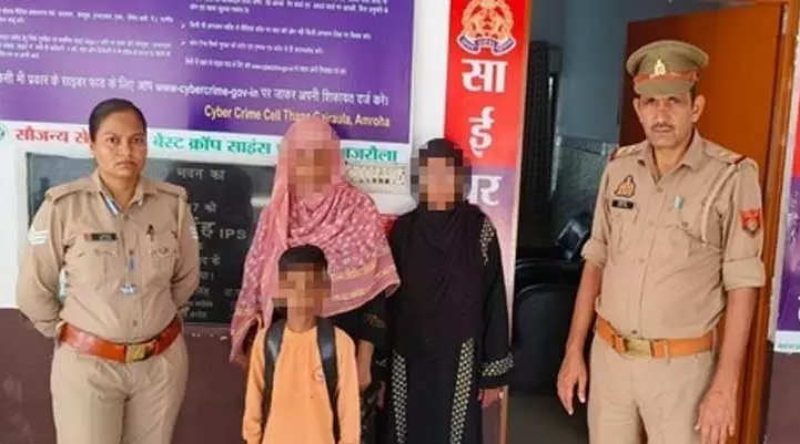 Lucknow: तीन दिन में 12 लोगों को परिवार से मिलाने में पुलिस सफल Lucknow: तीन दिन में 12 लोगों को परिवार से मिलाने में पुलिस सफल