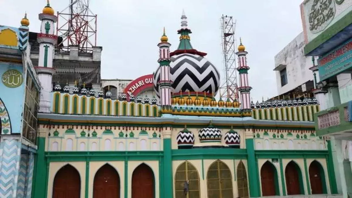 Bareilly: सकलैनी दरगाह में अकीदतमंदों ने दी श्रद्धांजलि Bareilly: सकलैनी दरगाह में अकीदतमंदों ने दी श्रद्धांजलि