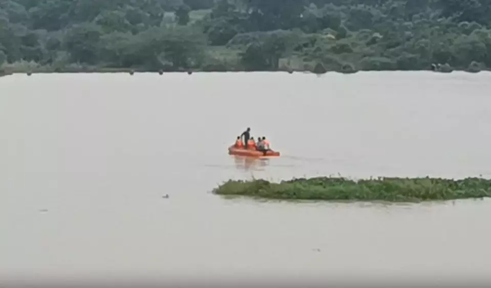 डेम में युवती की लताश जारी, आत्महत्या के लिए उकसाने वाला प्रेमी बच निकला डेम में युवती की लताश जारी, आत्महत्या के लिए उकसाने वाला प्रेमी बच निकला