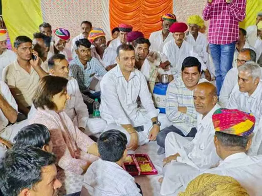 Nagaur: तेजपाल मिर्धा ने छोड़ा अन्य दल, कांग्रेस में लौटे Nagaur: तेजपाल मिर्धा ने छोड़ा अन्य दल, कांग्रेस में लौटे