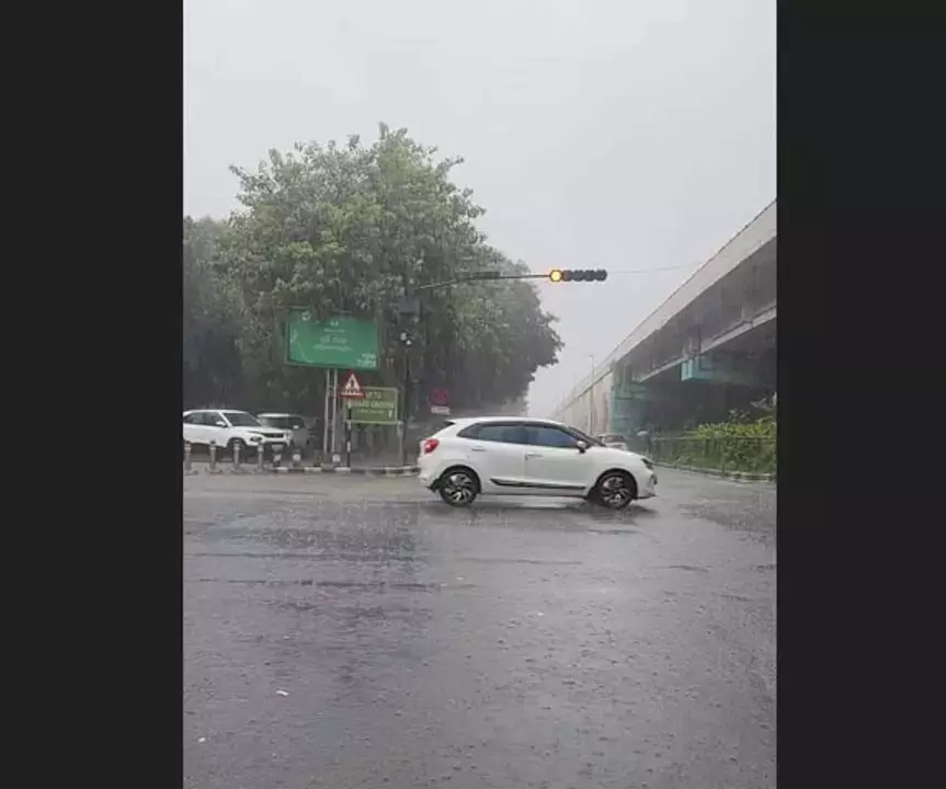 Odisha : कम दबाव के कारण भारी बारिश, आईएमडी ने रेड अलर्ट जारी किया Odisha : कम दबाव के कारण भारी बारिश, आईएमडी ने रेड अलर्ट जारी किया