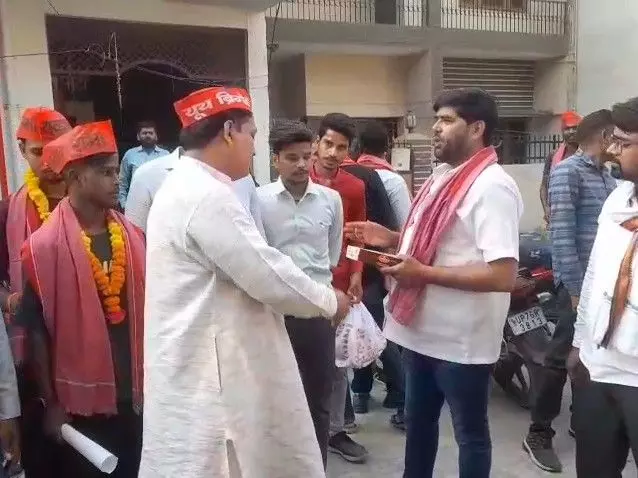 Farrukhabad: चंद्रपाल यादव ने लगाया BJP पर गंभीर आरोप Farrukhabad: चंद्रपाल यादव ने लगाया BJP पर गंभीर आरोप