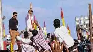 टीवीके ने यूट्यूबर सत्ताई दुरईमुरुगन के खिलाफ शिकायत दर्ज कराई टीवीके ने यूट्यूबर सत्ताई दुरईमुरुगन के खिलाफ शिकायत दर्ज कराई