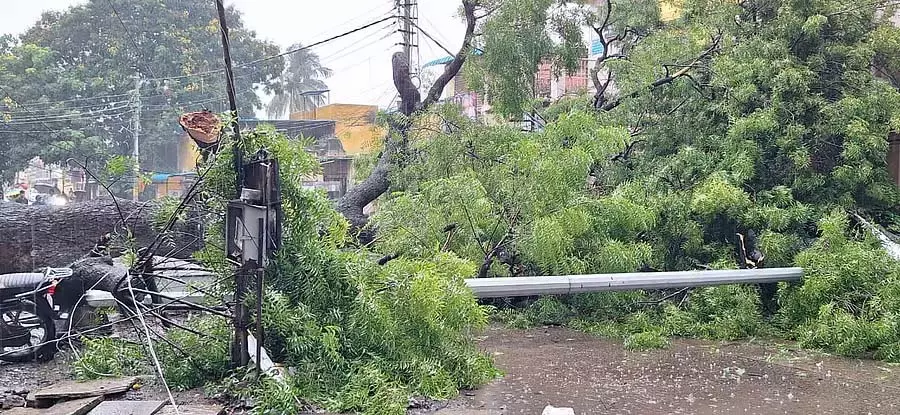 भारी बारिश : धूप वाले शहर कलबुर्गी में बारिश से जनजीवन अस्त-व्यस्त भारी बारिश : धूप वाले शहर कलबुर्गी में बारिश से जनजीवन अस्त-व्यस्त