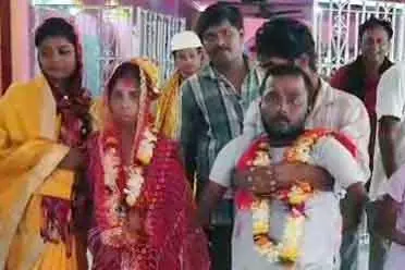 Odisha: प्यार शारीरिक आकर्षण से परे, दिव्यांग जोड़े ने किया साबित Odisha: प्यार शारीरिक आकर्षण से परे, दिव्यांग जोड़े ने किया साबित