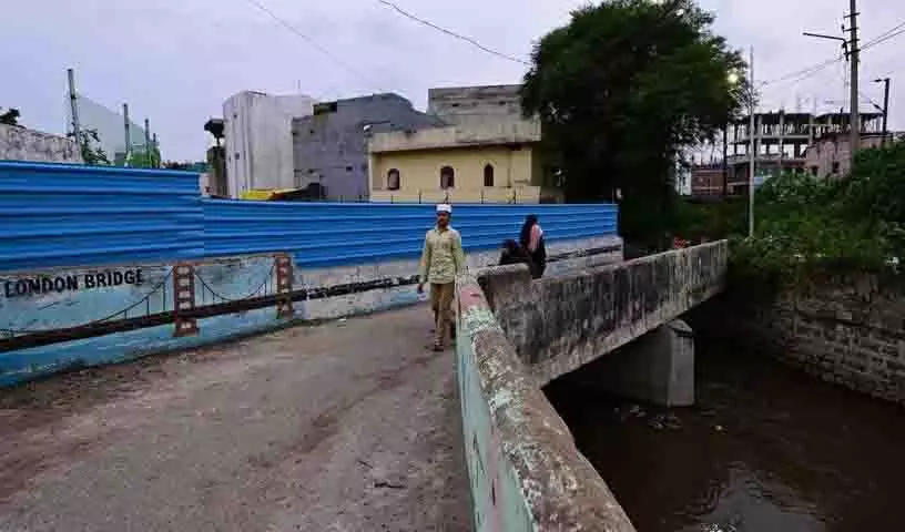 GHMC 2.95 करोड़ रुपये की लागत से याकूतपुरा ‘लंदन ब्रिज’ का जीर्णोद्धार करेगी GHMC 2.95 करोड़ रुपये की लागत से याकूतपुरा ‘लंदन ब्रिज’ का जीर्णोद्धार करेगी