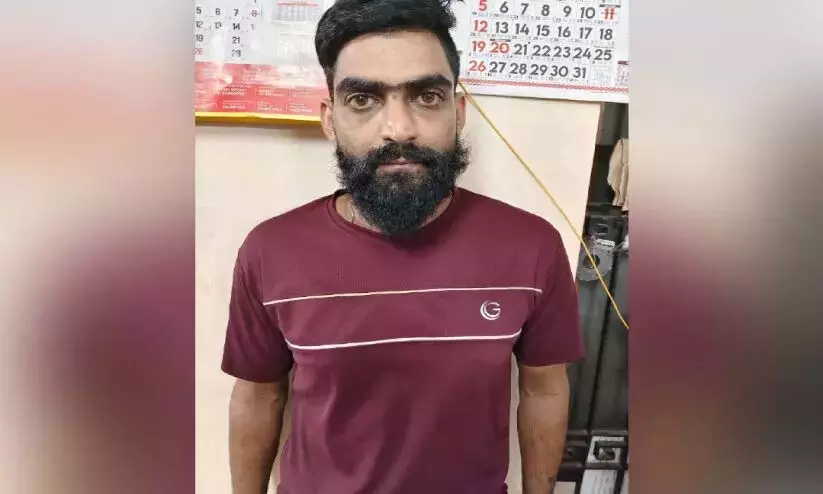 Kerala : जिले में भारी मात्रा में नशीली दवाएं बिक रही, युवक गिरफ्तार Kerala : जिले में भारी मात्रा में नशीली दवाएं बिक रही, युवक गिरफ्तार