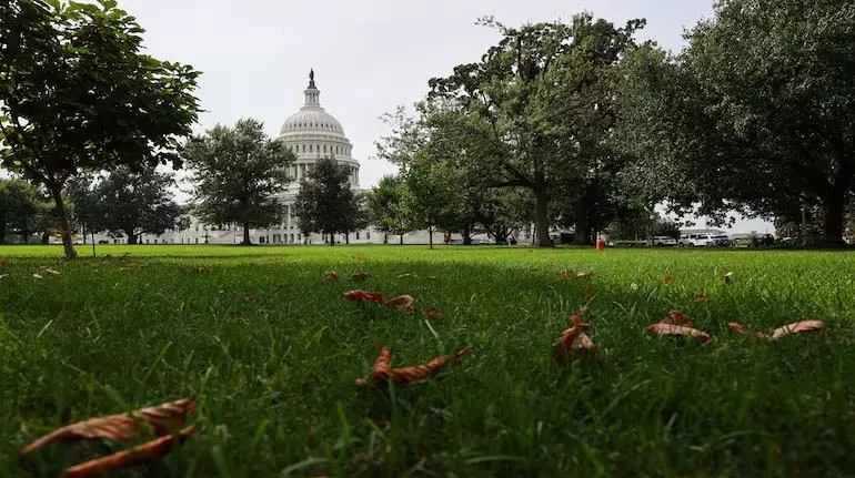 US में शटडाउन का खतरा बढ़ने से आर्थिक और राजनीतिक दांव पर खतरा US में शटडाउन का खतरा बढ़ने से आर्थिक और राजनीतिक दांव पर खतरा