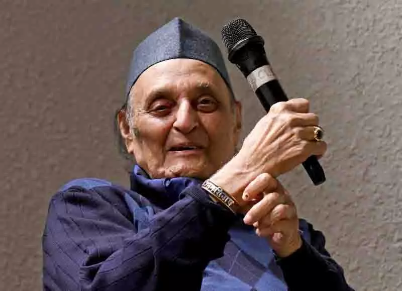 केंद्र को लद्दाख के युवाओं की मांगों पर गंभीरता से विचार करना चाहिए: Karan Singh केंद्र को लद्दाख के युवाओं की मांगों पर गंभीरता से विचार करना चाहिए: Karan Singh
