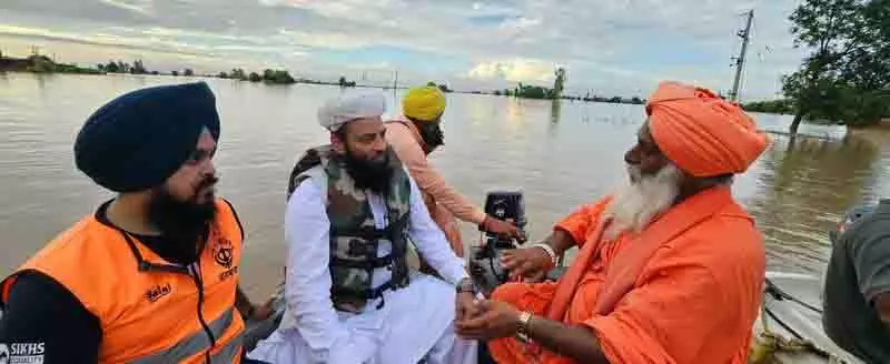 Ludhiana: उत्तर भारत की 3 हज़ार मस्जिदों ने बाढ़ प्रभावित राज्य के गांवों की मदद की Ludhiana: उत्तर भारत की 3 हज़ार मस्जिदों ने बाढ़ प्रभावित राज्य के गांवों की मदद की