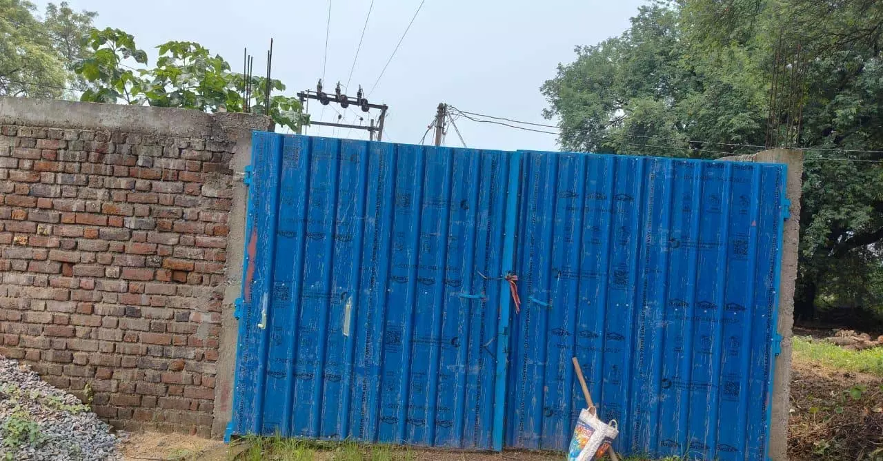 स्कूल की जमीन पर कब्जा, राजस्व विभाग की जांच में खुली पोल स्कूल की जमीन पर कब्जा, राजस्व विभाग की जांच में खुली पोल