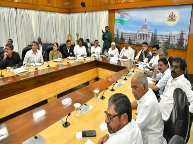 सीएम सिद्धारमैया का सख्त निर्देश, सामाजिक-शैक्षणिक सर्वेक्षण 7 अक्टूबर तक करें पूरा सीएम सिद्धारमैया का सख्त निर्देश, सामाजिक-शैक्षणिक सर्वेक्षण 7 अक्टूबर तक करें पूरा