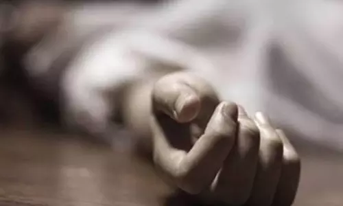 खेत में अचेत मिले पति-पत्नी, एक को डॉक्टर ने घोषित किया मृत