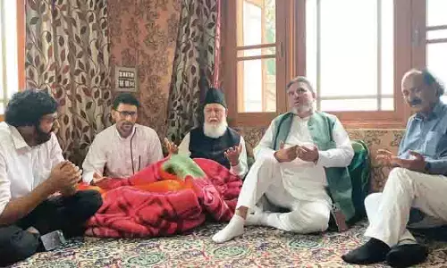 अल्ताफ बुखारी ने फारूक अंद्राबी से उनकी बहन के निधन पर शोक व्यक्त किया
