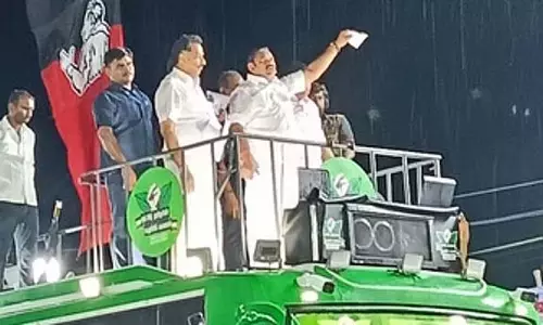 DMK शासन का अंत ड्रग्स के प्रसार से हुआ : एडप्पादी के. पलानीस्वामी DMK शासन का अंत ड्रग्स के प्रसार से हुआ : एडप्पादी के. पलानीस्वामी