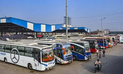 अतिरिक्त किराया वसूलने वाली ओमनी बसों के खिलाफ कार्रवाई की जाएगी: परिवहन आयुक्त अतिरिक्त किराया वसूलने वाली ओमनी बसों के खिलाफ कार्रवाई की जाएगी: परिवहन आयुक्त