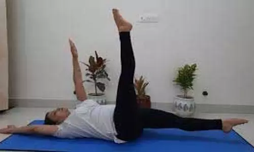 Yoga: स्वामी रामदेव ने मोटापा कम करने के लिए सबसे प्रभावी योग आसन बताए Yoga: स्वामी रामदेव ने मोटापा कम करने के लिए सबसे प्रभावी योग आसन बताए