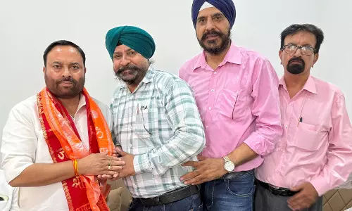 Saharanpur: भाजपा नेता का कैबिनेट मंत्री द्वारा जोरदार अभिनंदन