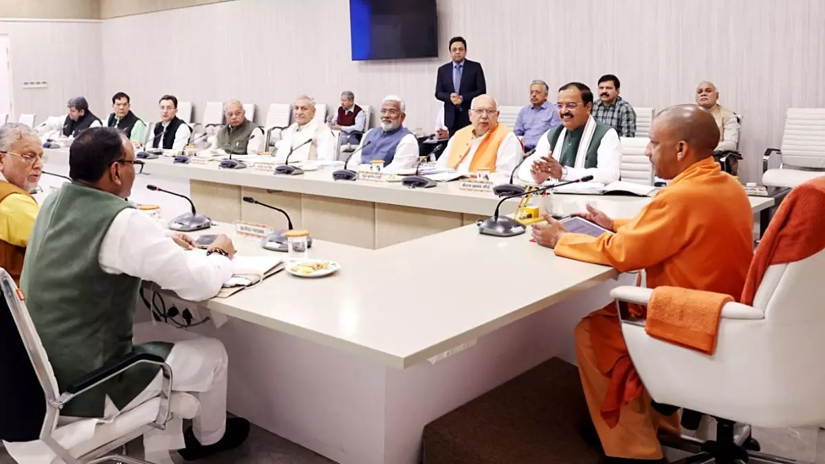 Lucknow: योगी कैबिनेट आज करेगी अहम प्रस्तावों पर विचार Lucknow: योगी कैबिनेट आज करेगी अहम प्रस्तावों पर विचार