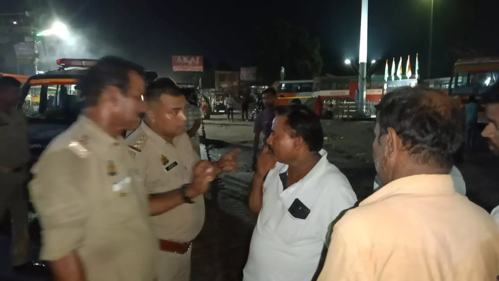 Farrukhabad: रोडवेज बस ओवरटेक मामले में चालकों ने किया जाम