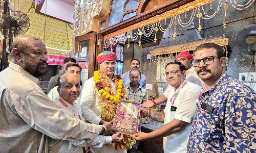 Jaipur: जल संसाधन मंत्री सुरेश सिंह रावत ने किए माँ अंबे के दिव्य दर्शन Jaipur: जल संसाधन मंत्री सुरेश सिंह रावत ने किए माँ अंबे के दिव्य दर्शन