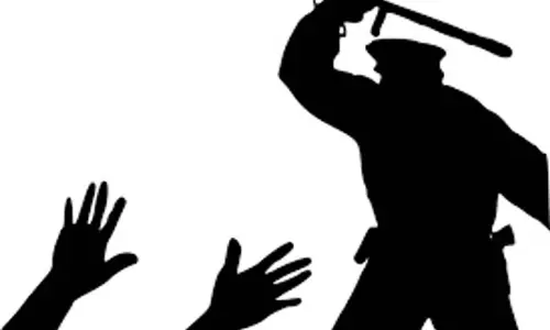 Odisha : मयूरभंज में आबकारी पुलिस पर आदिवासी महिला ने थर्ड डिग्री टॉर्चर का आरोप लगाया