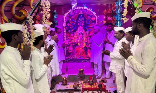 माँ दुर्गा की भक्ति से गूंजा रायपुर सेंट्रल जेल, 802 बंदियों ने रखा उपवास माँ दुर्गा की भक्ति से गूंजा रायपुर सेंट्रल जेल, 802 बंदियों ने रखा उपवास
