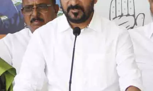 तेलंगाना के CM ने कुछ जिलों में भारी बारिश के बाद स्थिति की समीक्षा की तेलंगाना के CM ने कुछ जिलों में भारी बारिश के बाद स्थिति की समीक्षा की