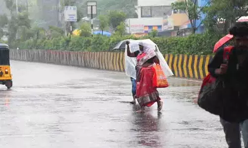तेलंगाना में भारी बारिश दर्ज, IMD और ट्रैकर्स ने शुक्रवार-शनिवार के लिए चेतावनी जारी की