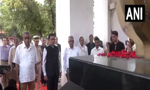Goa के मुख्यमंत्री ने पणजी में टीबी कुन्हा की पुण्यतिथि पर उन्हें श्रद्धांजलि दी Goa के मुख्यमंत्री ने पणजी में टीबी कुन्हा की पुण्यतिथि पर उन्हें श्रद्धांजलि दी