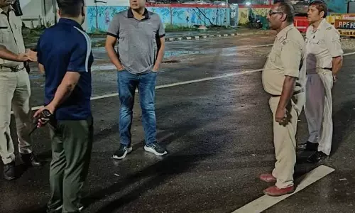 Ranchi: राकेश रंजन का पहला एक्शन, आधी रात किया निरीक्षण Ranchi: राकेश रंजन का पहला एक्शन, आधी रात किया निरीक्षण