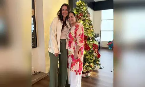 Neha Dhupia: मां को कहा ‘मेरी दुनिया’, खास अंदाज़ में दी जन्मदिन की बधाई