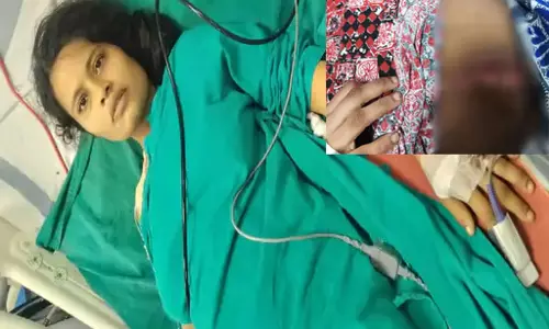 महिला मरीज की हालत गंभीर, और छुट्टी दे रहे मेकाहारा के डॉक्टर महिला मरीज की हालत गंभीर, और छुट्टी दे रहे मेकाहारा के डॉक्टर