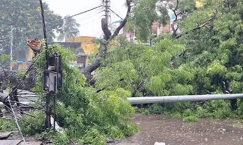 भारी बारिश : धूप वाले शहर कलबुर्गी में बारिश से जनजीवन अस्त-व्यस्त भारी बारिश : धूप वाले शहर कलबुर्गी में बारिश से जनजीवन अस्त-व्यस्त